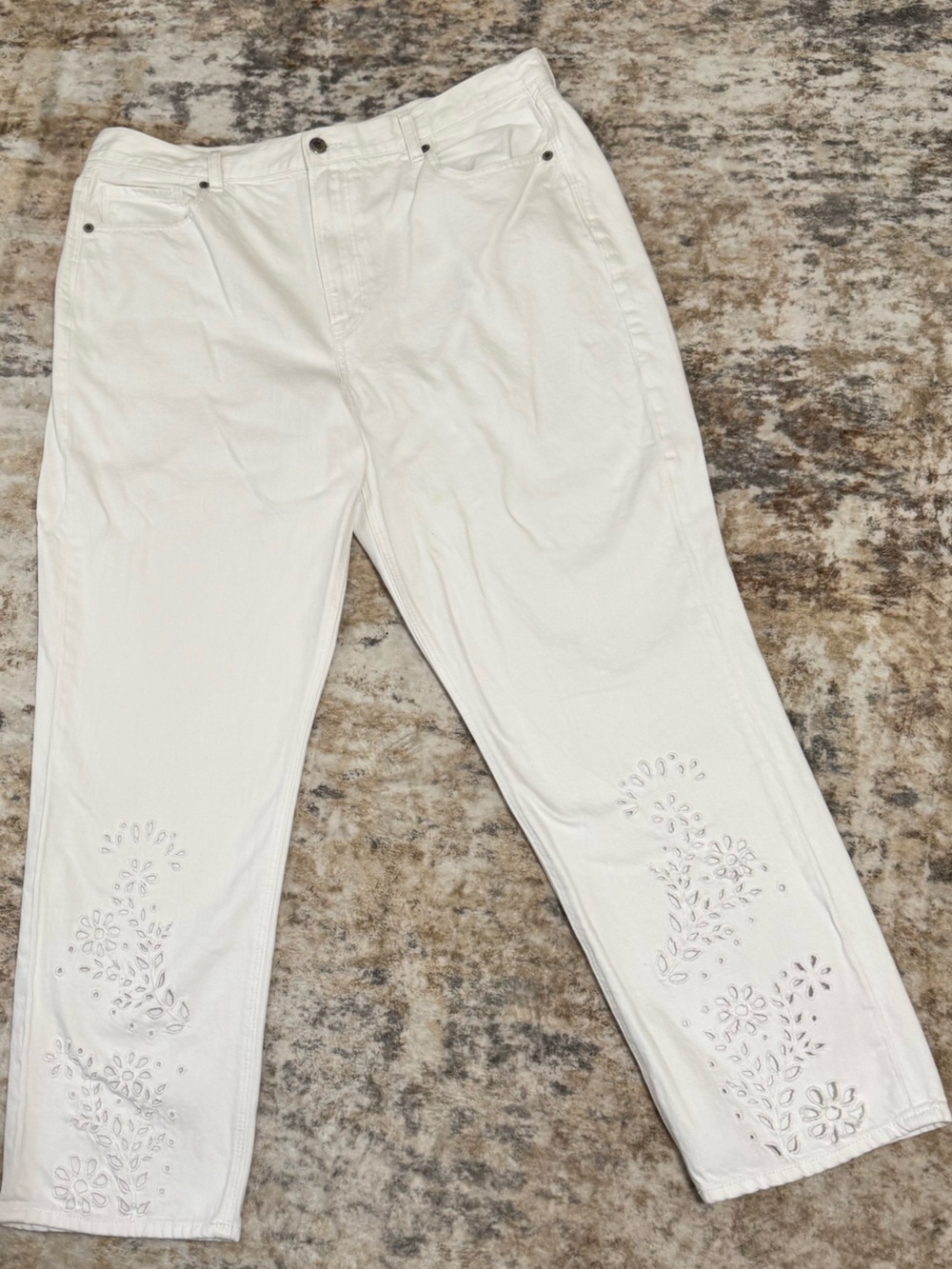 American Eagle Limited Edition White Cutout Eyelet Detail StraightLeg Crop Jeans